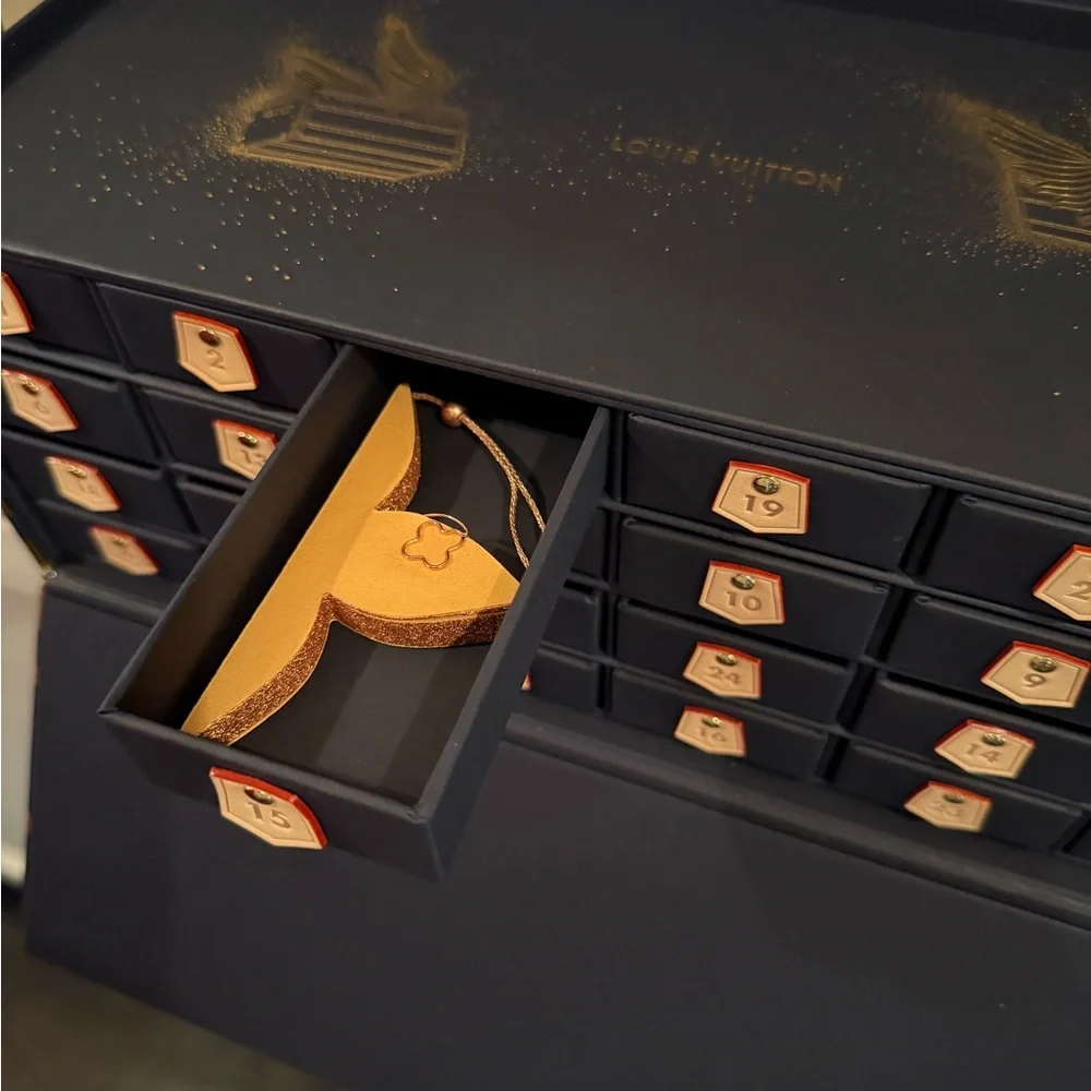 2025 Louis Vuitton Christmas Advent Calendar Trunk Box - Picture 2 of 5
